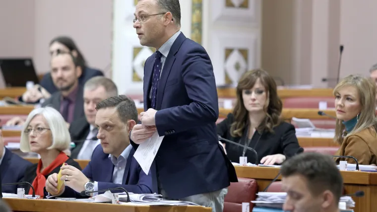 Odbijen amandman Hasanbegovića i Esih, bolje sreće nije bio ni Miro Bulj