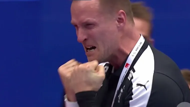 Danski izbornik briznuo u plač usred utakmice