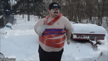 Genijalac se gol oblijepio stotinama petardi i vrlo brzo požalio...