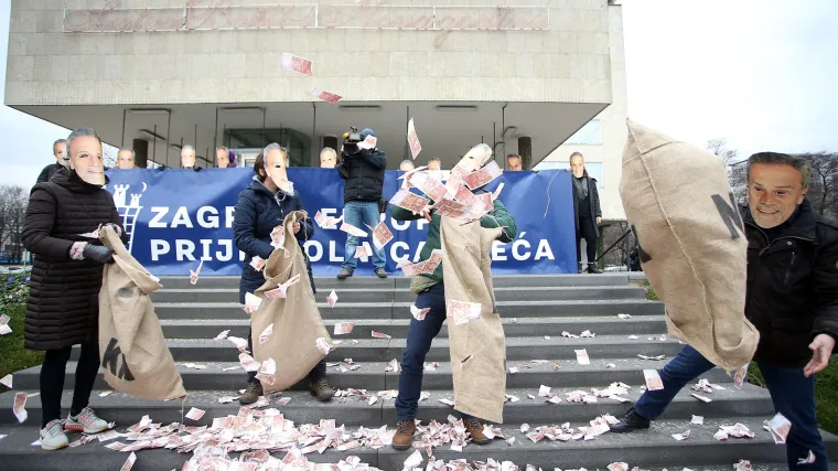 Aktivisti Prava na grad i Zelene akcije održali prosvjed protiv Milana Bandića: 'Zagreb: europska prijestolnica smeća'