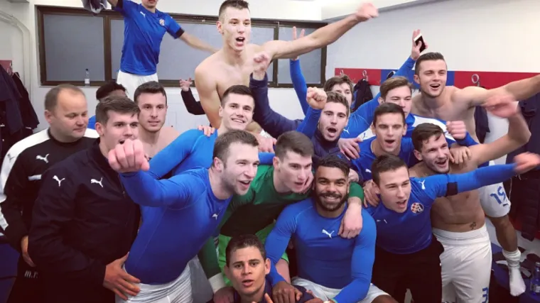 Pogledajte ludu atmosferu u Dinamovoj svlačionici nakon slavlja protiv Hajduka