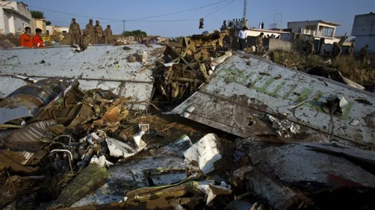 Nova nesreća vojnih snaga: u padu indonezijskog zrakoplova 13 poginulih