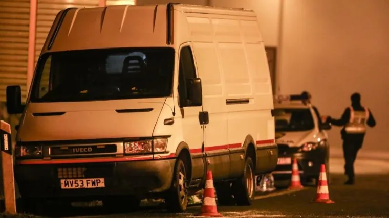 Policija noćas otkrila 42 ilegalna migranta u kombiju kod Novske