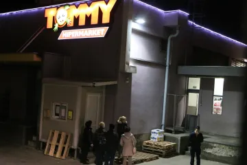 Dvojica maskiranih razbojnika uz prijetnju pištoljem opljačkali splitsku poslovnicu Tommyja