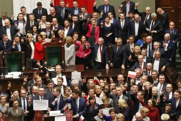 Poljska odustala od ograničavanja pristupa medija parlamentu