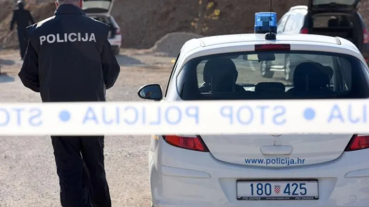 Aktiviran zaostali eksploziv na gradili&scaron;tu, razasuto kamenje o&scaron;tetilo automobile