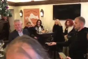 Vlahušićev božićni tratamenat za novinare