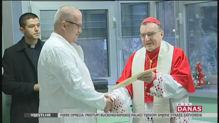 Kardinal Bozanić posjetio djecu u Klaićevoj bolnici i donirao novac za opremanje operacijske sale