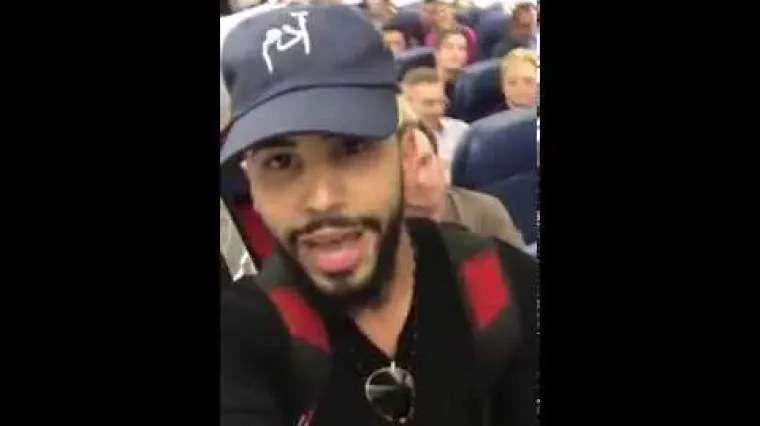 Zvijezdu YouTubea izbacili iz zrakoploplova jer je s majkom govorio arapski: 'Vi ste rasisti!'