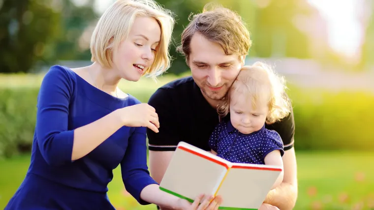 Nove priče za laku noć prilagođeni Truman Capote i Ernest Hemingway