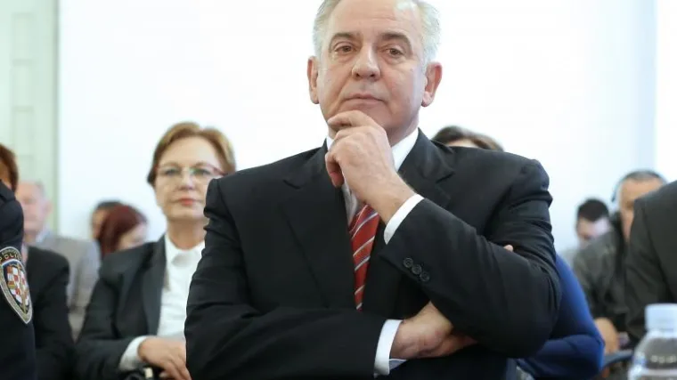 Sanader nije do&scaron;ao na sud jer je na pregledu u bolnici, zamjenica ravnatelja Uskoka: 'Riječ je o odugovlačenju postupka!'