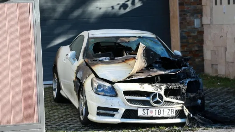 'Čuo sam rondanje i razbijanje, četiri ili pet snažnih udaraca'