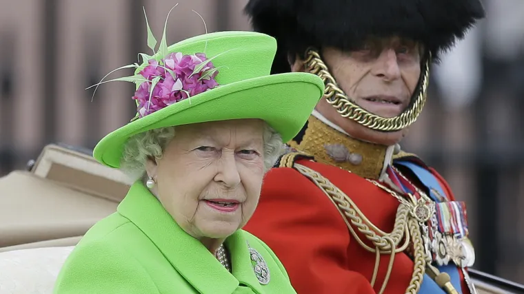 Kraljica Elizabeta odgodila tradiconalno božićno putovanje zbog bolesti