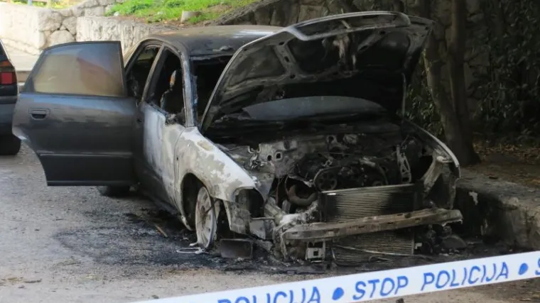 Nakon Porschea i Mercedesa, u Splitu sinoć izgorio Audi A4