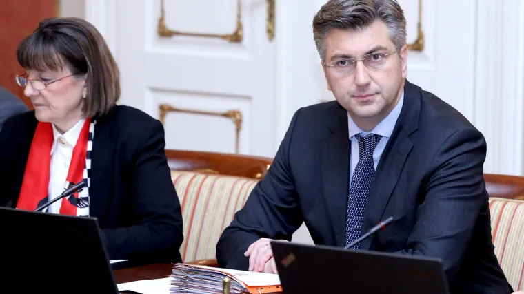 Plenkovićeva božićna čestitka: 'Međusobnim uvažavanjem i partnerstvom nastaviti graditi moderno dru&scaron;tvo'