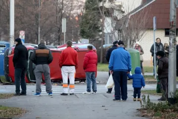 SUDAR U ZAGREBU: Jedan od automobila zavr&scaron;io na boku