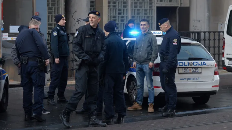 Trojica pijanih mladića u jutarnjim satima divljala nasred Ilice: na teren iza&scaron;la interventna policija