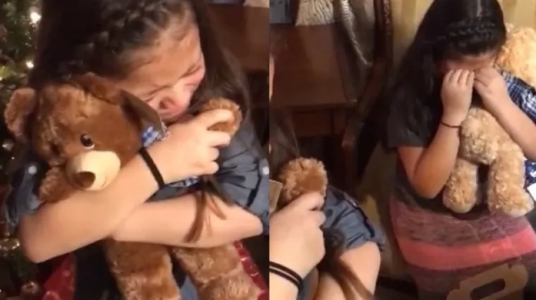 Poku&scaron;ajte se ne rasplakati: curice za Božić dobile medvjediće s glasom njihovog pokojnog djeda