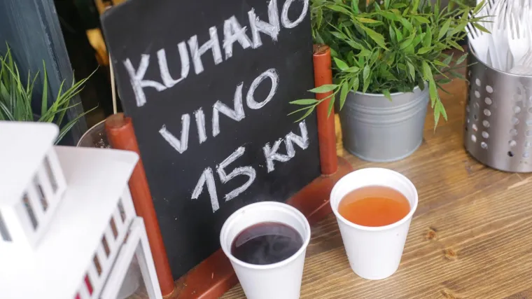 Za jednu &scaron;alicu kuhanog vina potrebne su 44 minute hoda, za tipičnu božićnu večeru sat i 44 minute trčanja