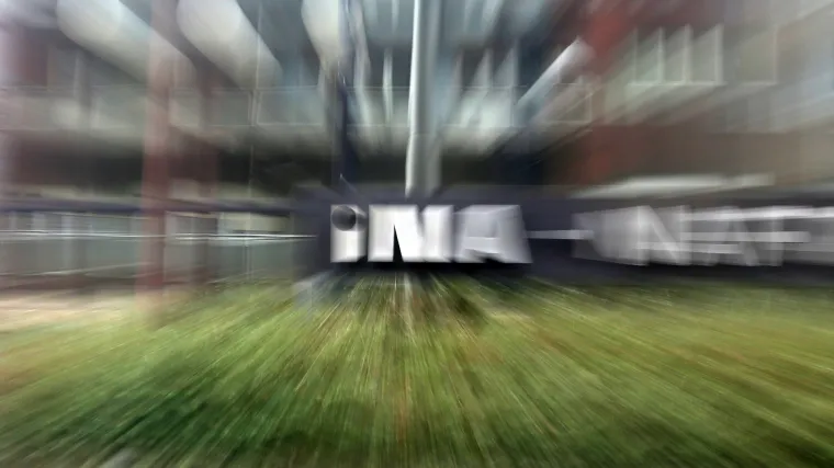 Bernardić se iskrcao iz Ininog 'jugića', ali s SDP-om nikad ne zna&scaron; - samo je frizura postojana