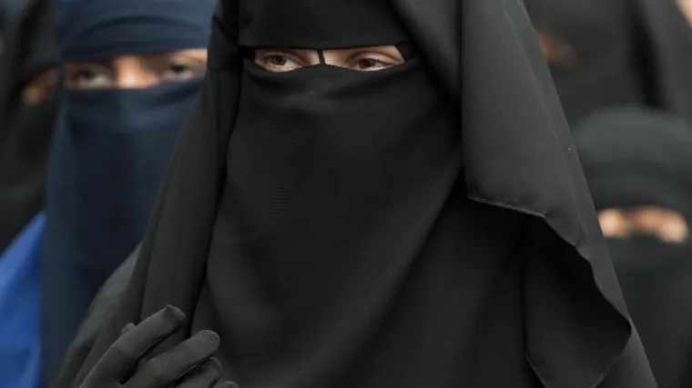 Ženi u Afganistanu odrubljena glava jer se u javnosti pojavila bez supruga