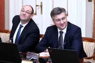 Pune ruke posla: pogledajte kome je Vlada podijelila fotelje na zatvorenoj sjednici