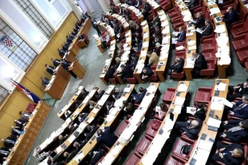 Godina u kojoj je postalo normalno nekome reći 'Lažete!' i 'Ne zaje*****'