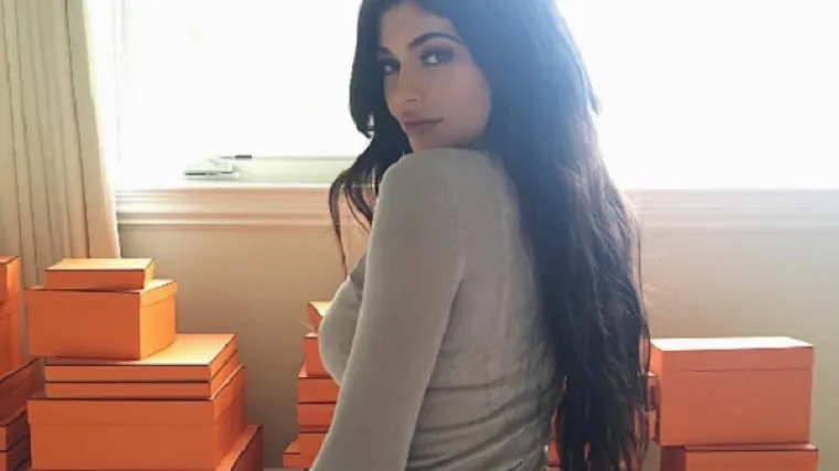 Kylie se konačno odjenula, a obožavatelji zgroženi njezinom ogromnom guzom