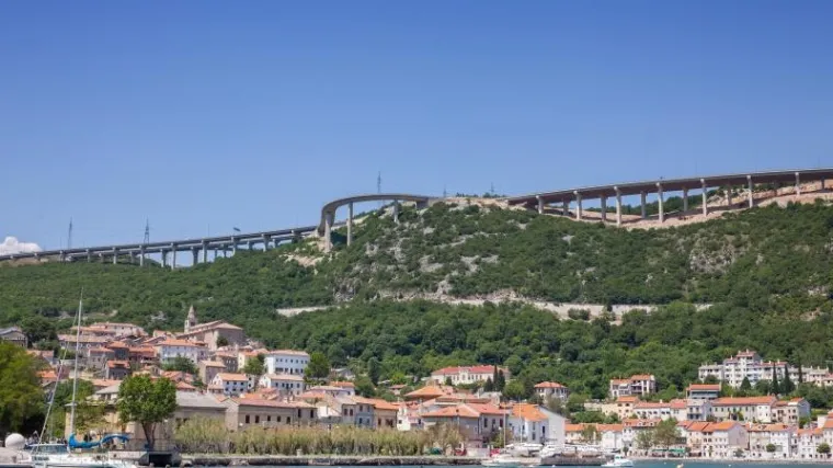 Sanirano oneči&scaron;ćenje mora kod Bakra do kojeg je do&scaron;lo  tijekom pretovara nafte