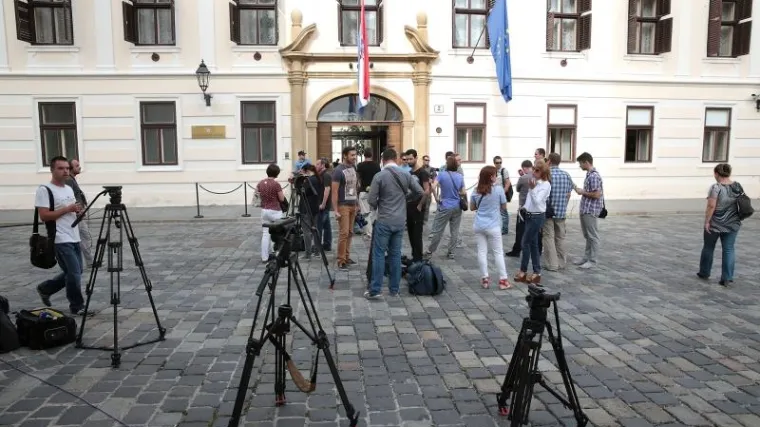 Vlada više medijima ne šalje ni pozive za sjednice