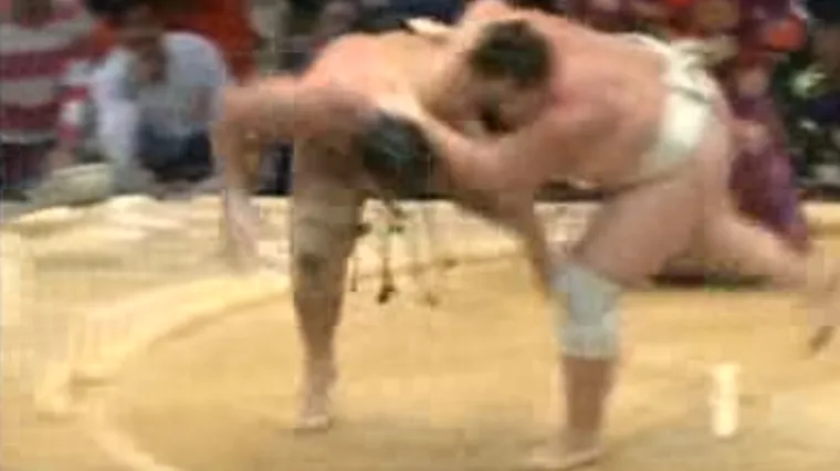 Pogledajte kako estonska zvijer s lakoćom baca hrvače od 150 kilograma