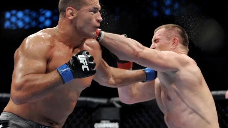 Veličanstveni Cro Cop za samo 50 sekundi sru&scaron;io estonskog diva i izborio veliko finale!