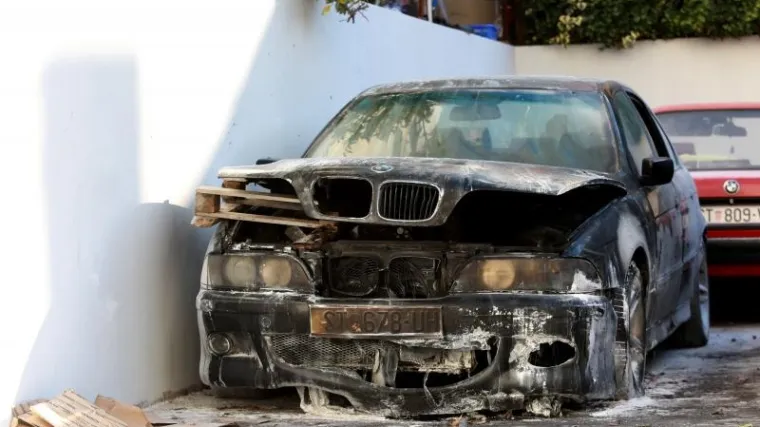 Izgorjelo čak 18 vozila, među motivima i ljubavni jadi