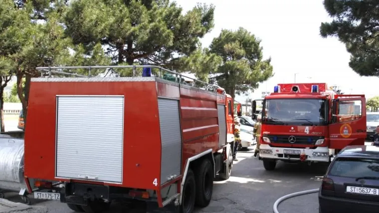 Na &scaron;irem splitskom području planulo 50-ak požara