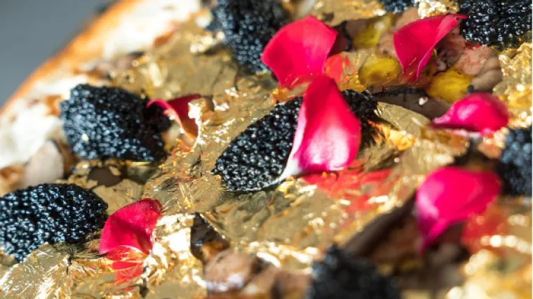 Njujorški restoran poslužuje zlatnu pizzu od 2000 dolara