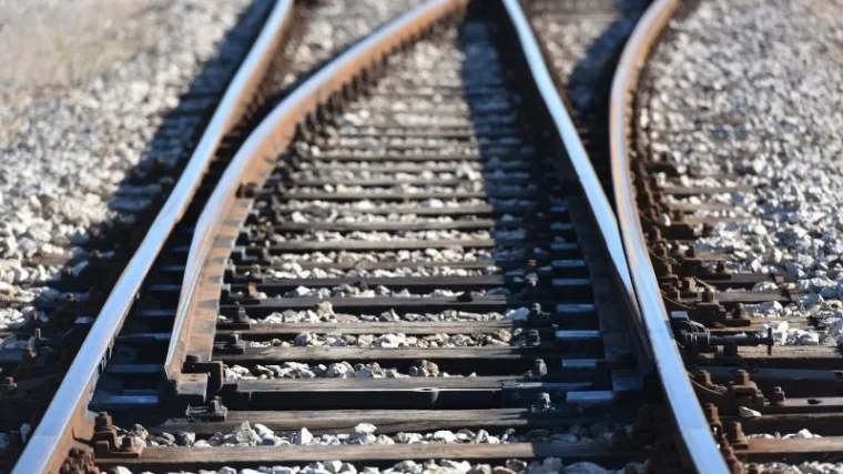 Dječak se penjao na vagon pa ga udarila struja, u kritičnom je stanju!