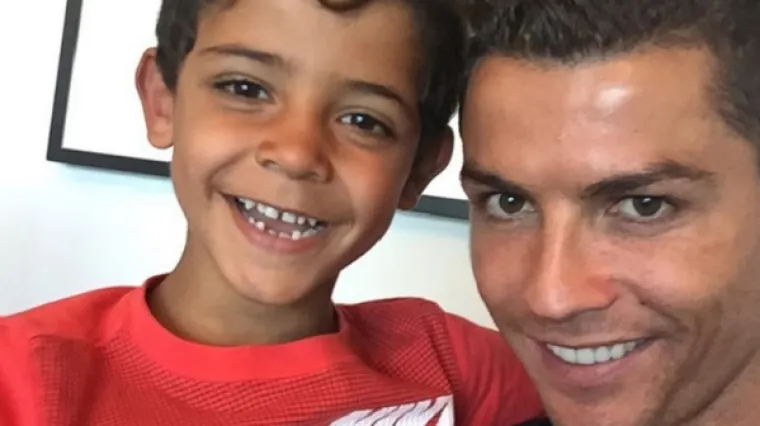 Djeca ne daju mira Ronaldovu sinu zbog - Lionela Messija