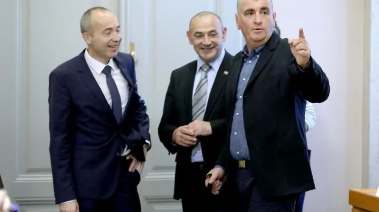 Miro Bulj pozvao na referendum, smatra da je odluka na narodu