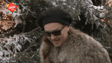 Više ni sama ne zna s kim je sve bila od silnih izmišljenih naslova