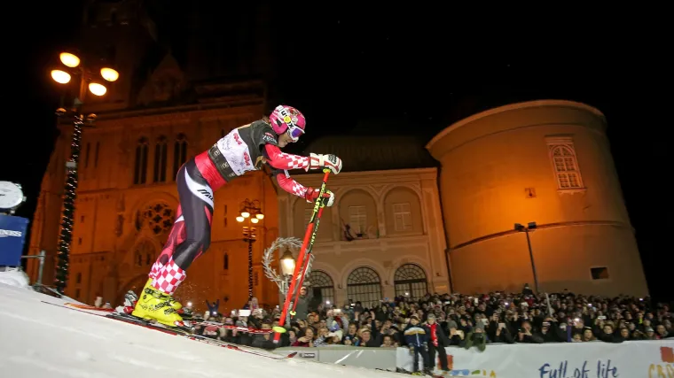 Legende zaludjele Zagreb: Janica ponovno stala na skije, Hirscher usred utrke uslikao selfie s navijačima!