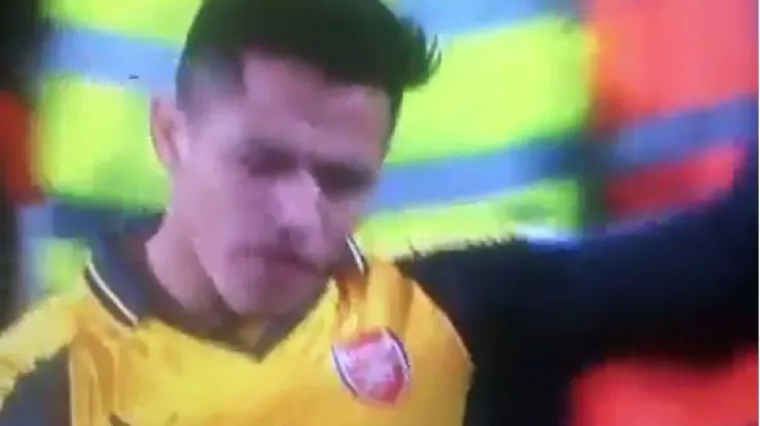 Dok je momčad Arsenala slavila nevjerojatan preokret, prvi napadač kluba bio je potpuno bijesan