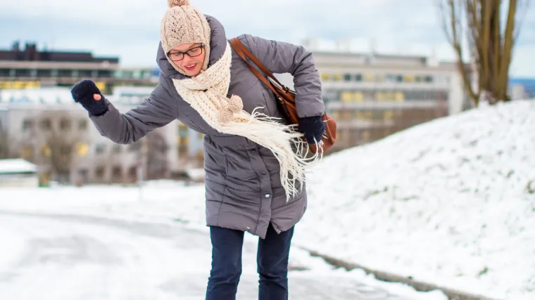 Liječnici savjetuju: po ledu hodajte poput pingvina kako ne bi toliko padali