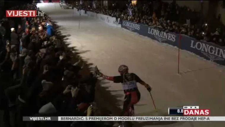 U Zagrebu pred 15 tisuća gledatelja održana spektakularna utrka skija&scaron;kih legendi