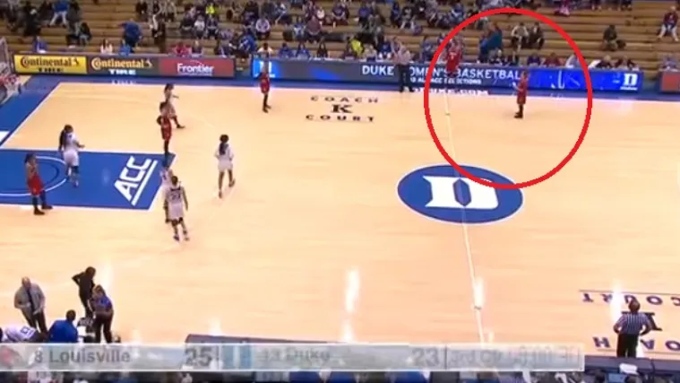 Pogledajte genijalnu akciju američkih ko&scaron;arka&scaron;ica koja je zbunila sve