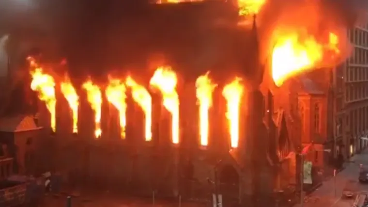 Orkanska bura rasplamsala vatru, sve je izgorjelo