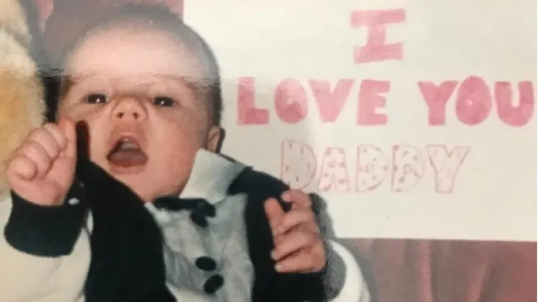 Otac na Instagramu pokazao kako je slavni pjevač izgledao kao beba