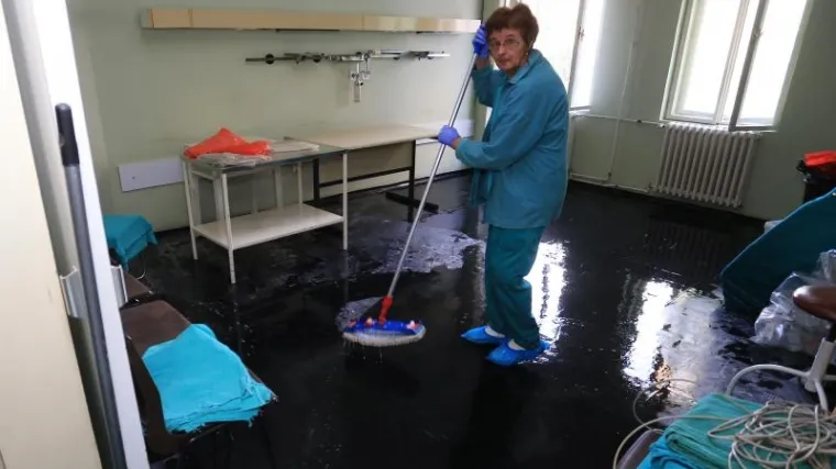 'Bolnica je prestara, bojimo se upaliti uređaje...'