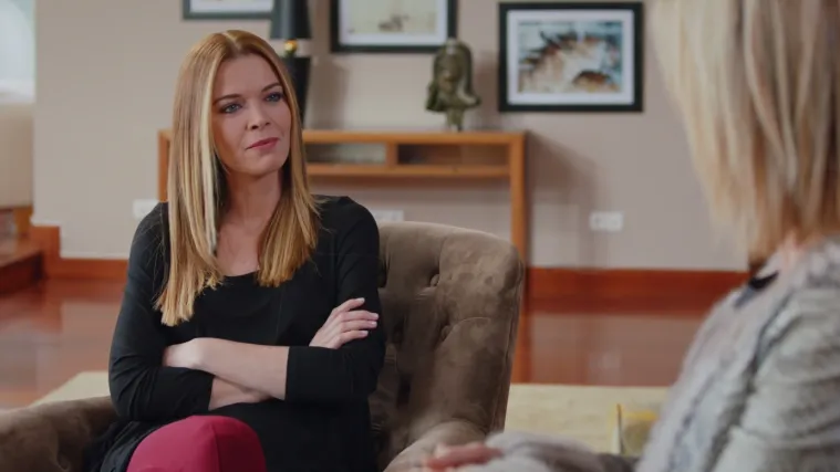 Kako bi se rije&scaron;ila Elif Defne prihvaća pomoć od majke i Maksuta (Sudbina)