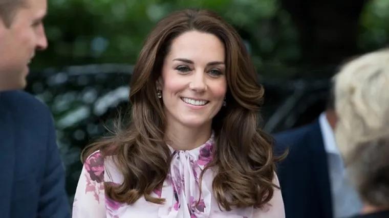 Ovako je omiljena vojvotkinja Kate Middleton izgledala prije 18 godina