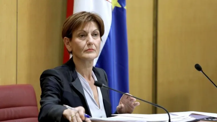 Želi odlučivati o otkupu INA-e, u čijoj Upravi sjedi njezin suprug